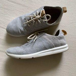 Toms sneakers/slip on